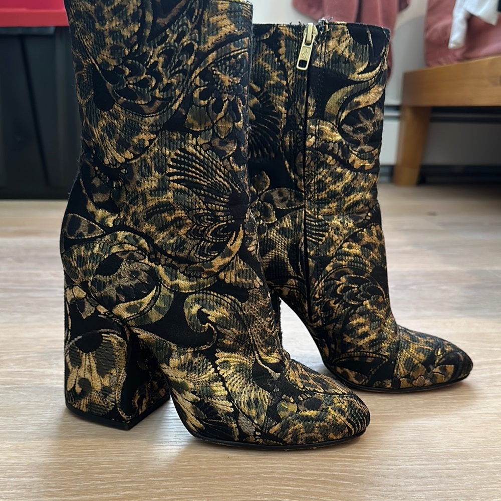 Elegant Black and Gold Women's Boots